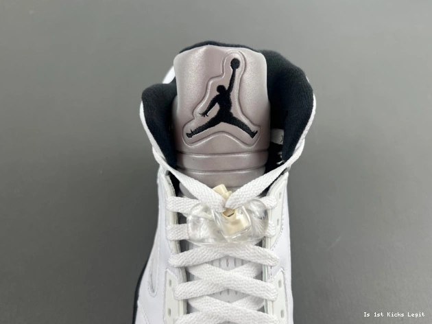 'WHITE AIR JORDAN DD0587-110 5 BLACK' RETRO 0727